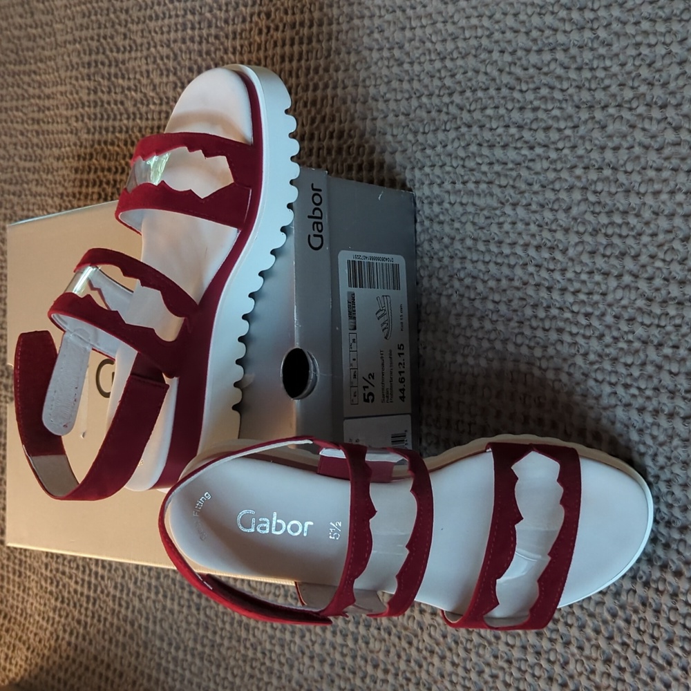 NWT ✨ Gabor sandals US 8